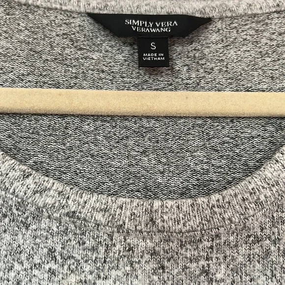 Simply Vera Vera Wang Womens Top Gray with White Pearls Size S Bell Slee… - Picture 5 of 12